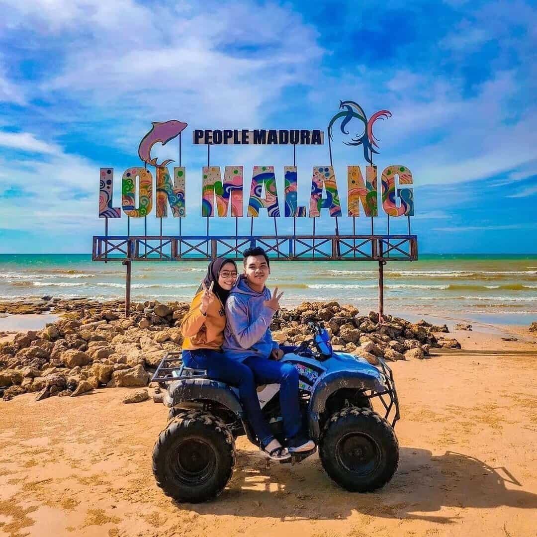 Ilustrasi Wahana ATV di Pantai Lon Malang